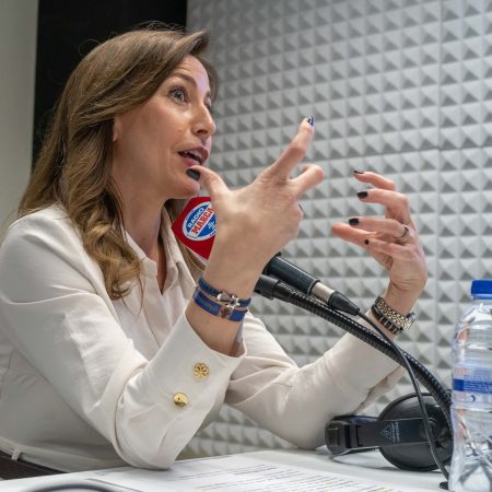 Natalia Chueca en nuestro estudio Z6 de sonido con Radio Marca